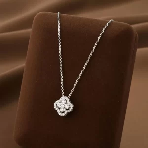 Classic Titanium Steel Lucky Clover Flower Pendant Necklace for Women Exquisite Luxury Fashion Clavicle Chain Necklace Jewelry